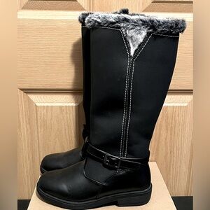Boston Accent Women's Cold Weather Boots with Zipper Closure NWT